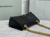 バレンシアガバッグBALENCIAGA 2023新作 高品質 151 スモール ブラック バースト クラック ゴールド バックル 砂時計 チェーン バッグ