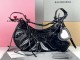 バレンシアガバッグBALENCIAGA 2023新作高品質701クロコダイル柄黒半三日月脇団子バッグ