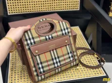 バーバリーバッグBURBERRY 2023新作 キャンバス メッセンジャーバッグ