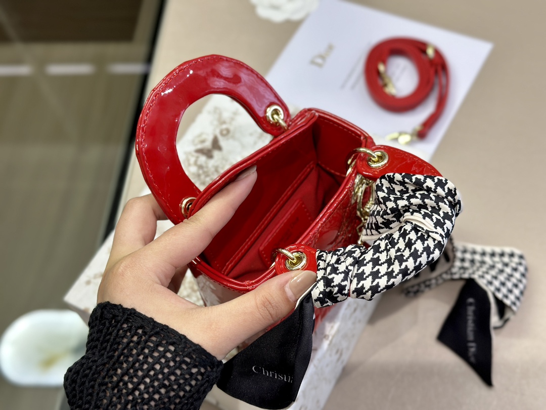 ディオールバッグDIOR 2023新作 ダイアナ バッグ