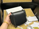 セリーヌバッグCELINE 2023新作 レザー トライアンフ ロゴ サドル ゴールドバックル メッセンジャーバッグ