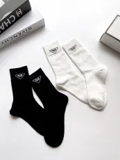 プラダ靴下PRADA 2023新作 タイドブランド アルファベット ミッドカーフ ソックス