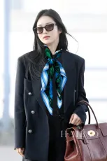 グッチマフラーGUCCI 2023新作 ラージ フローラル プリント シルク スクエア スカーフ