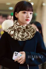 グッチマフラーGUCCI 2023年新作 ビースター ダブルレイヤー シルク スカーフ