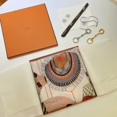 エルメスマフラーHERMES 2023新作 スクエアマフラー