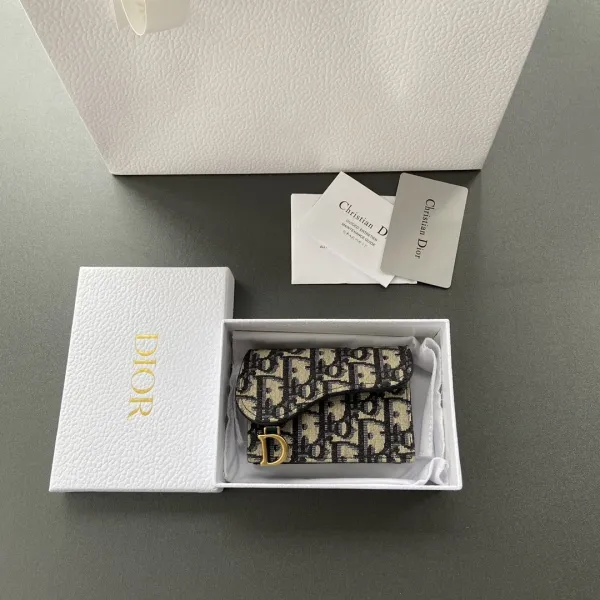 ディオール財布DIOR 2023新作 高品質 S5611CTZQ_M928 _TU2044 サドルフリップカードホルダー