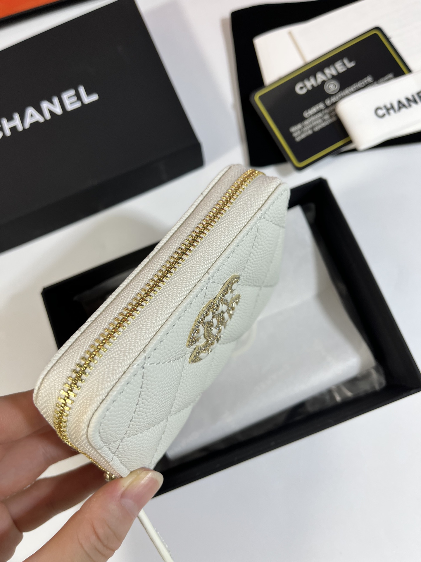 シャネル財布CHANEL 2023年新作 高品質 Ap2737B ダイヤモンド キャビア カードホルダー