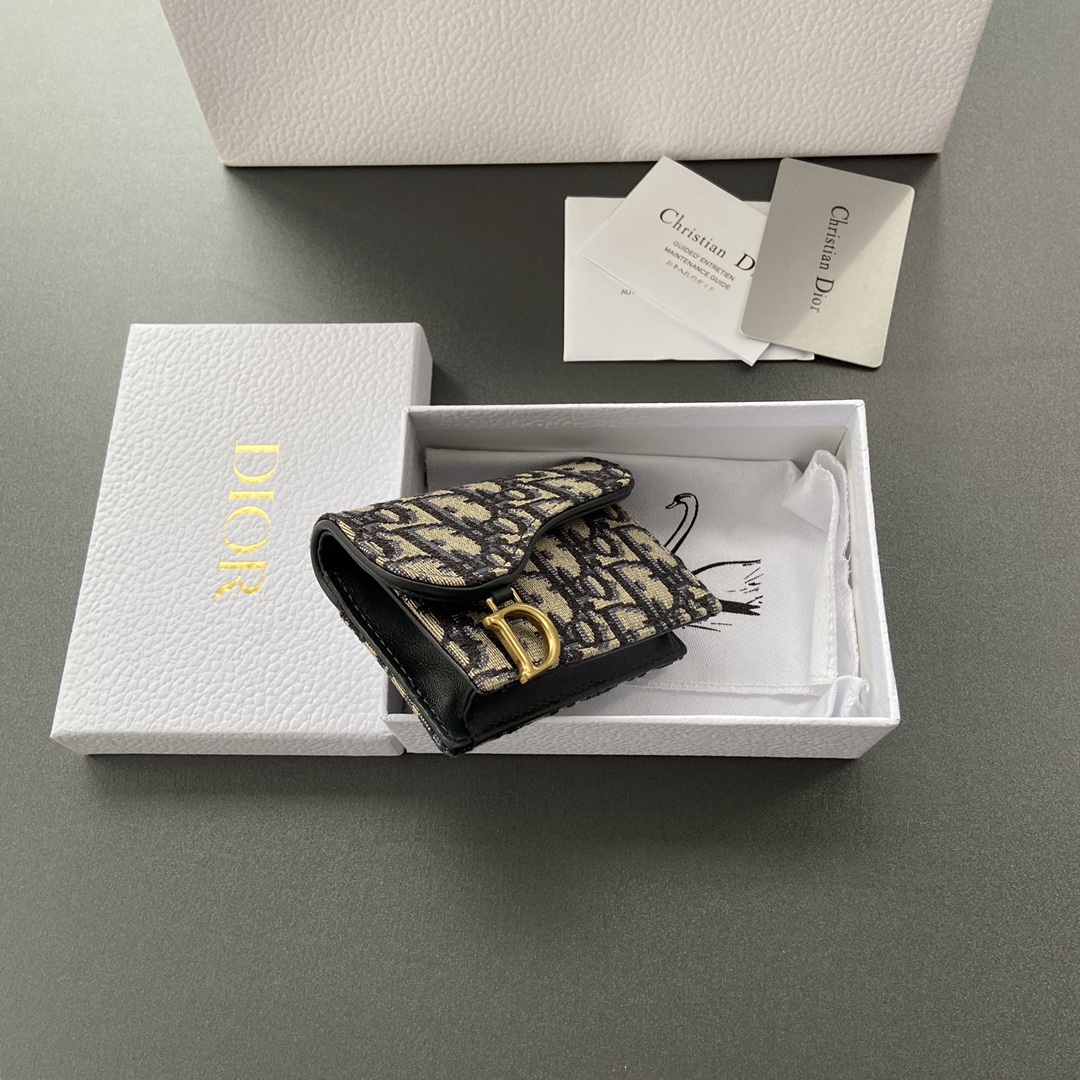 ディオール財布DIOR 2023新作 高品質 S5611CTZQ_M928 _TU2044 サドルフリップカードホルダー