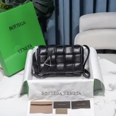 ボッテガヴェネタバッグBOTTEGA VENETA 2023新作 高品質 6688 ピローバッグ