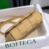 ボッテガヴェネタバッグBOTTEGA VENETA 2023新作 高品質 6688 ピローバッグ