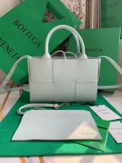 ボッテガヴェネタバッグBOTTEGA VENETA 2023年新作 高品質 709337 3コンパートメント トートバッグ