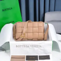 ボッテガヴェネタバッグBOTTEGA VENETA 2023新作 高品質 6688 ピローバッグ