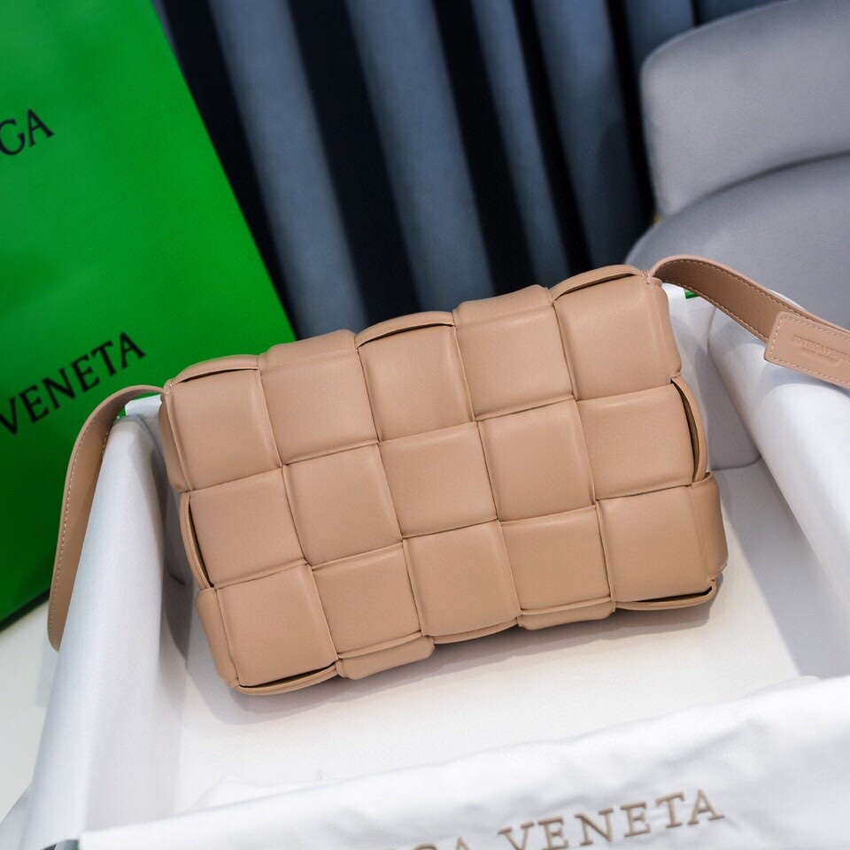 ボッテガヴェネタバッグBOTTEGA VENETA 2023新作 高品質 6688 ピローバッグ