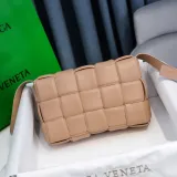 ボッテガヴェネタバッグBOTTEGA VENETA 2023新作 高品質 6688 ピローバッグ
