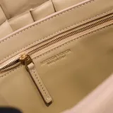 ボッテガヴェネタバッグBOTTEGA VENETA 2023新作 高品質 6688 ピローバッグ