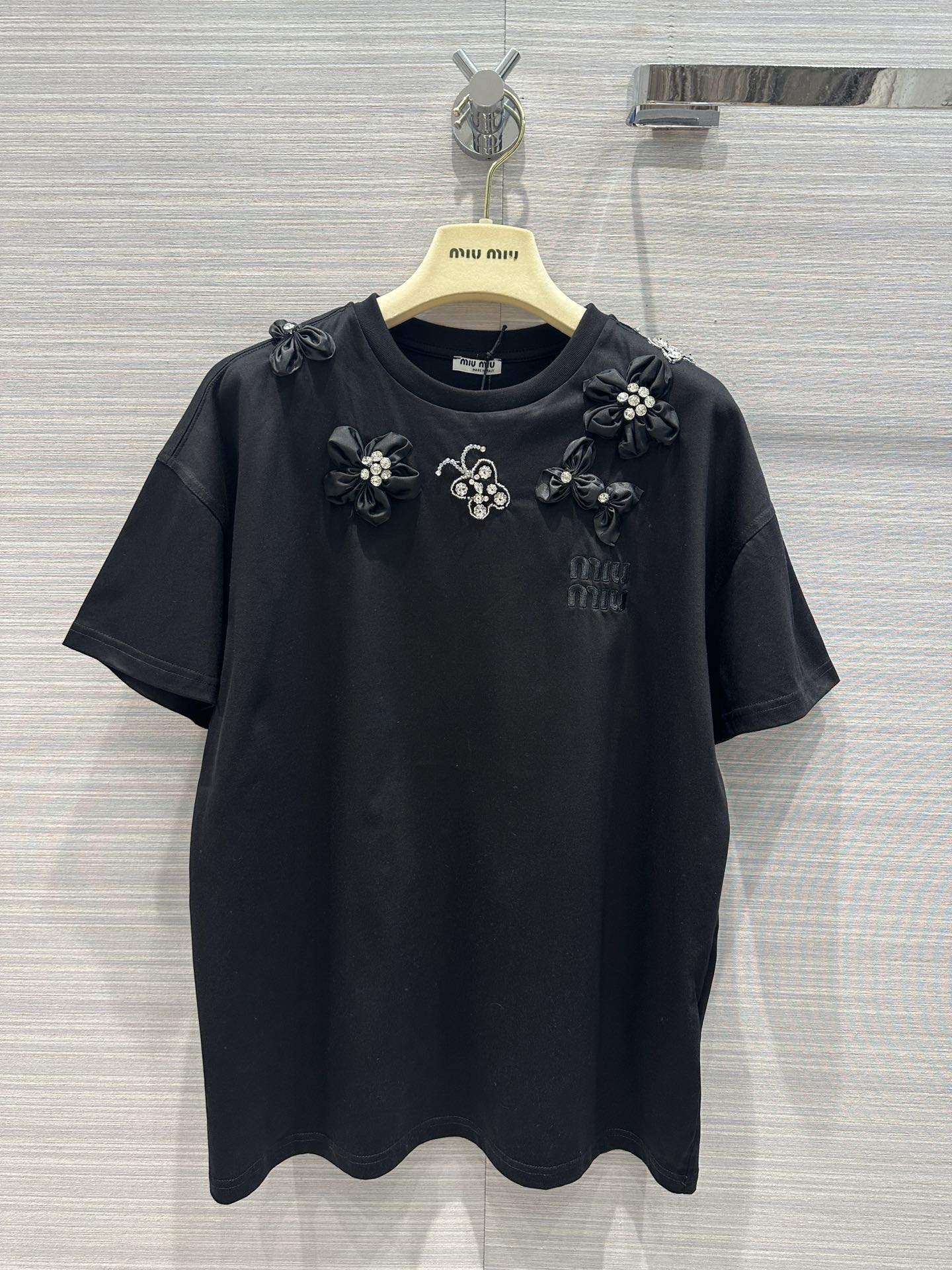 ミュウミュウMiumiuのラインストーン付きTシャツ - トップス