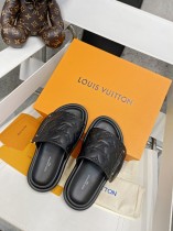 ルイヴィトン靴LOUIS VUITTON 2023年新作 カップルエンボススリッパ