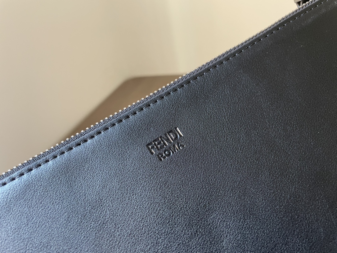 フェンディ財布FENDI 2023新作 高品質 ジッパー クラッチバッグ