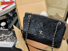 シャネルバッグCHANEL 2023年新作 中古品 フラップバッグ