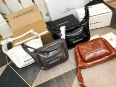 バレンシアガバッグBALENCIAGA 2023新作 アンダーアームバッグ