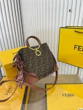 フェンディバッグFENDI 2023新作 アンダーアームバッグ