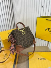 フェンディバッグFENDI 2023新作 アンダーアームバッグ