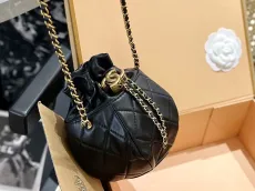 シャネルバッグCHANEL 2023 新作 パイナップルパン