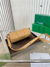 ボッテガヴェネタバッグBOTTEGA VENETA 2023新作 ウーブンバッグ