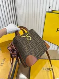 フェンディバッグFENDI 2023新作 アンダーアームバッグ