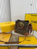 フェンディバッグFENDI 2023新作 アンダーアームバッグ