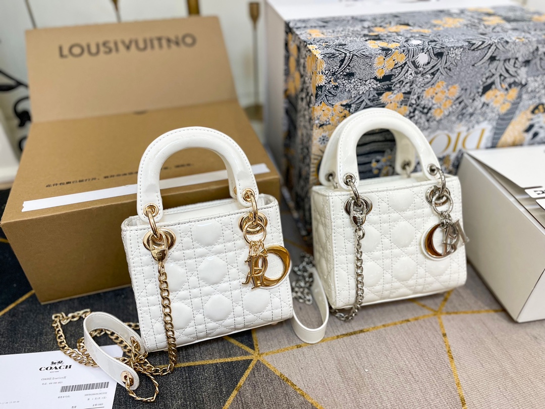ディオールバッグDIOR 2023新作 パテントレザー ダイアナバッグ