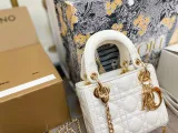 ディオールバッグDIOR 2023新作 パテントレザー ダイアナバッグ