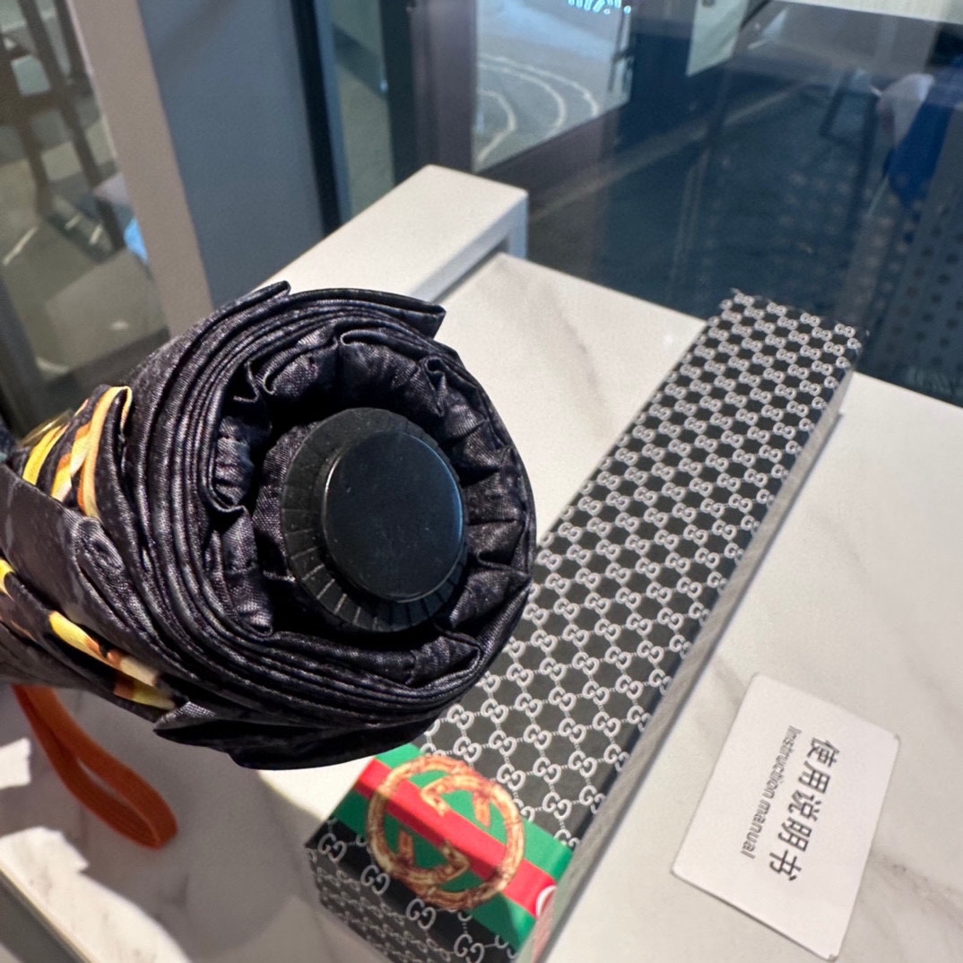グッチ傘GUCCI 2023年新作 ジャガード三つ折り自動折りたたみ傘 グッチ傘GUCCI 2023年新作 ジャガード三つ折り自動折りたたみ傘