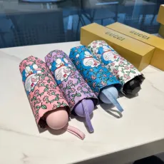 グッチ傘GUCCI 2023年新作 ドラえもん 50％オフ 手開き折りたたみ傘