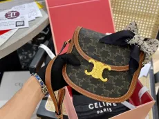 セリーヌバッグCELINE 2023新作サドルバッグ