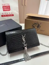 サンローランバッグYves Saint Laurent 2023新作 エンベロープバッグ