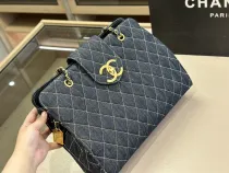 シャネルバッグCHANEL  2023年新作 チェーンデニム トートバッグ