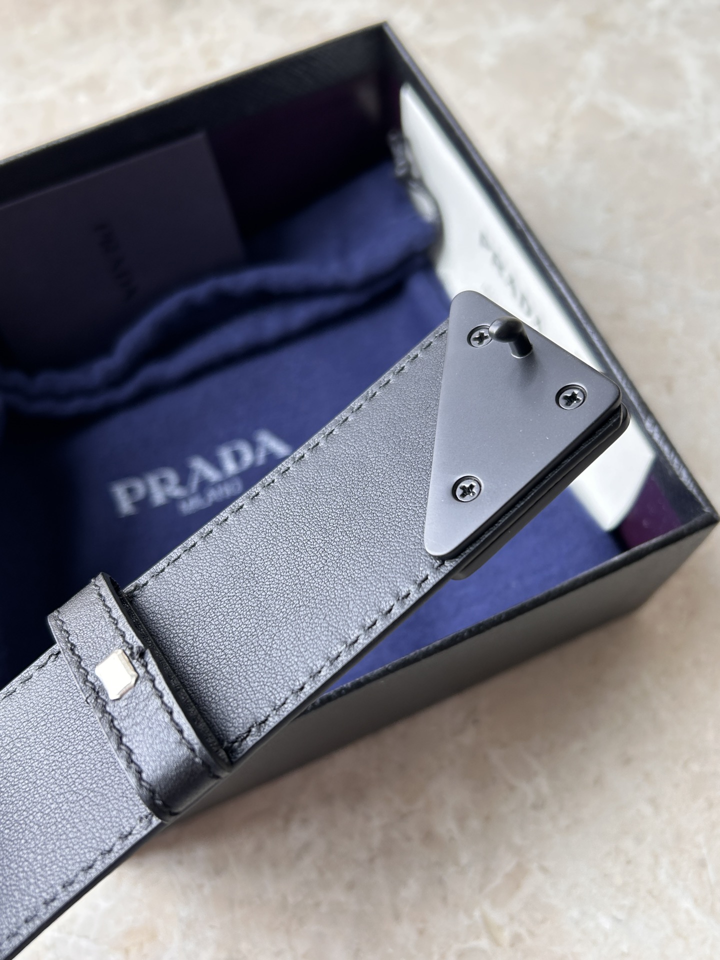 プラダベルトPRADA 2023 新作 メンズ ビジネスカジュアル ベルト