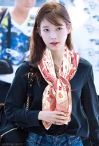 ルイヴィトンマフラーLOUIS VUITTON 2023年新作 スクエアスカーフ