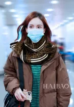 フェンディマフラーFENDI 2023新作 シルクスカーフ