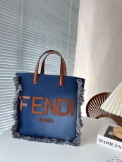 フェンディバッグFENDI 2023新作 メッセンジャーバッグ