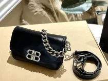 バレンシアガバッグBALENCIAGA 2023年新作 ショルダーバッグ
