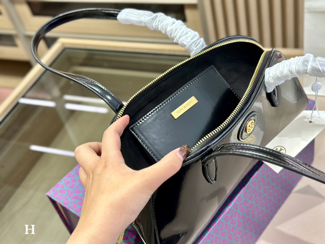 トリーバーチバッグTORY BURCH 2023年新作 アンダーアームバッグ