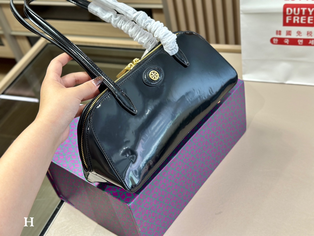 トリーバーチバッグTORY BURCH 2023年新作 アンダーアームバッグ
