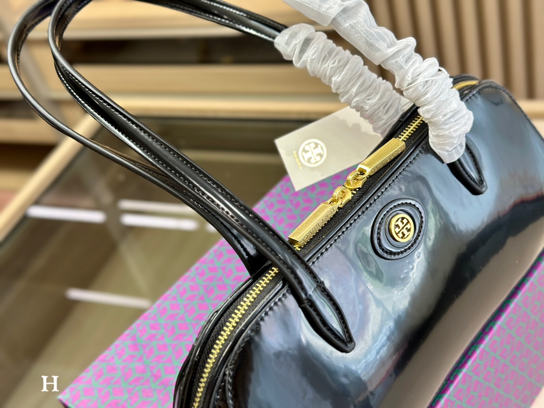 トリーバーチバッグTORY BURCH 2023年新作 アンダーアームバッグ