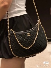 シャネルバッグCHANEL2023新作高級三日月バッグ