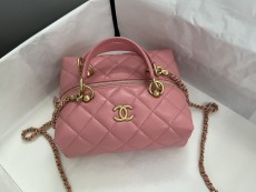 シャネルバッグCHANEL 2023 新作 高品質 ポータブル ランチ ボックス バッグ AS4201 シープスキン ゴールド バックル ランチ バッグ