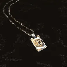 グッチネックレスGUCCI 2023年新作 ゴーストインプ エルフスカル 両面スクエアネックレス