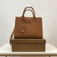 バーバリーバッグBURBERRY 2023年新作 高級トートバッグ 900680