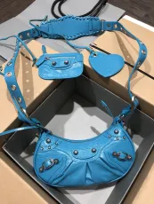 バレンシアガバッグBALENCIAGA 2023年新作 高品質 ル・カーゴール 半三日月脇団子バッグ 900800